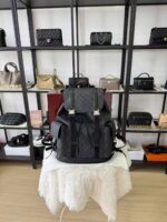 Gucci Monogram背包