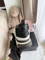 Chanel 熊猫运动鞋 - Image 3