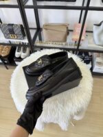 Chanel 书包扣乐福鞋 - Image 3
