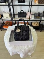 Toujours Small 竖版