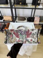 Dior Book Tote Medium - Image 5
