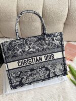 Dior book tote medium