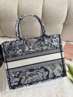 Dior book tote medium - Image 6