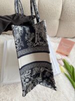 Dior book tote medium - Image 10