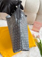 Goyard Hobo - Image 10