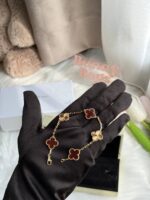 VCA镭射玫瑰金红玛瑙手链 - Image 2