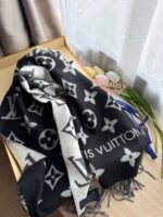 LV Essential围巾 黑色 - Image 3