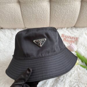 Prada 渔夫帽