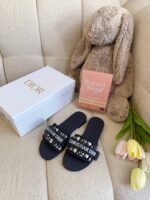 Dior 魔术贴凉鞋 Size36