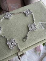 VCA Alhambra Bracelet - Image 4