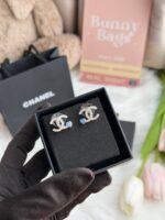 Chanel 爱心耳钉