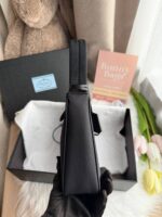 Prada Hobo 腋下包 2000 edition - Image 8
