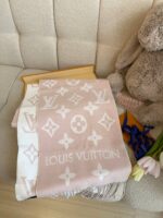 LV Essential 围巾粉色